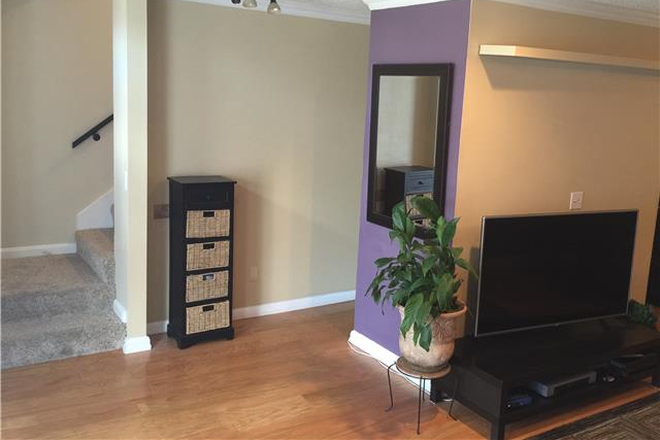 entrance inside - WALK TO VANDERBILT AND BELMONT from Vanderbilt-Belmont neighborhood.