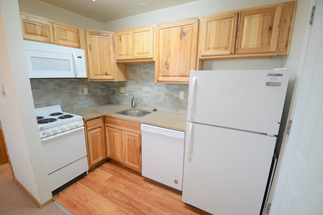 #7 - 963 Marine St. (1BR/1BA) Apartments