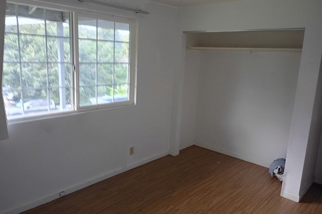 Unfurnished. Can add upon request - $1,400 / 3br - One Bedroom with Shared Bath $1400.00 (Manoa) House
