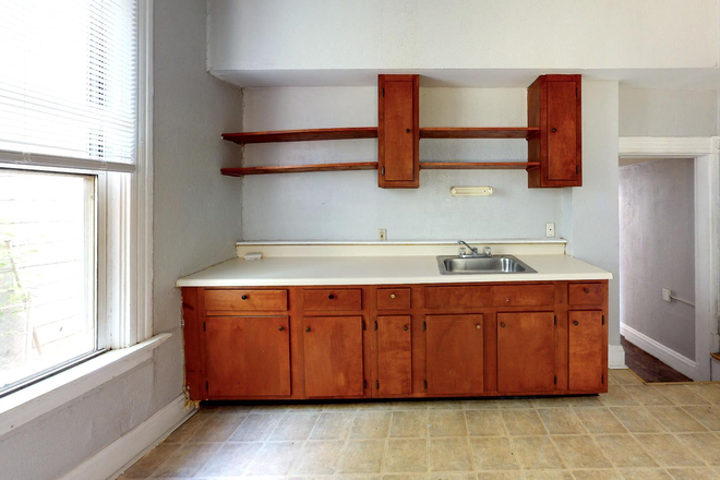 Kitchen - 2222 Flora St House