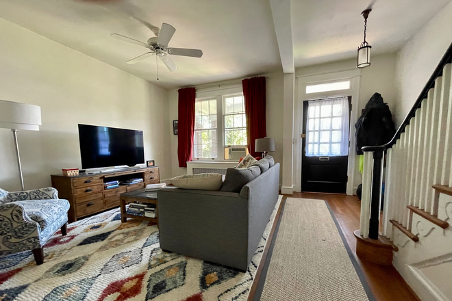 Living Room. - Burleith House 3BR/3BA Furnished with large flex space