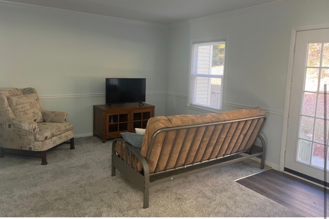 Living Room - SPRING '26 SEMESTER Master Bedroom in Townhome 7 minute drive from campus