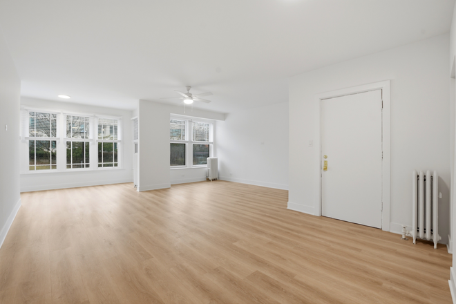 Common space - Private Room Near Campus – Renovated Apt w/ All-Girls