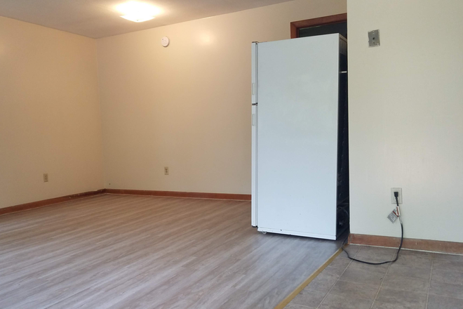 Interior - 21 Ball Lane - 1BR (Mill District) Apartments