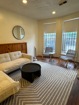 View to front - $925 Male Sm Room ALL utilities & WiFi Charles Village