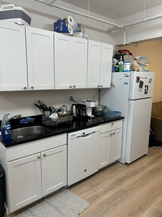 . - Renovated 3 Bed 1 BA basement unit on Westland Ave. Avail 9/1