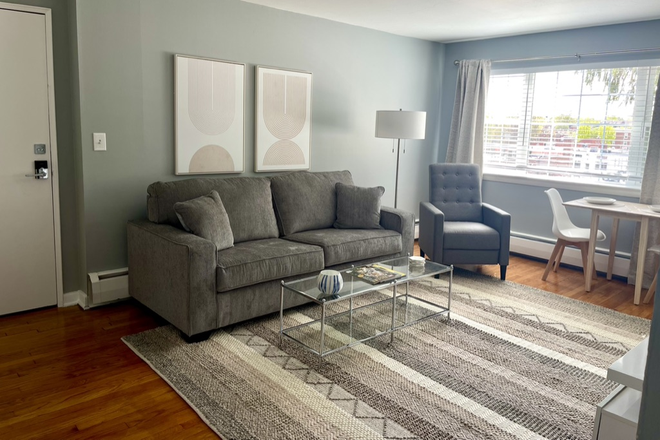 Living Room - FULLY FURNISHED PRIVATE  BEAUTIFUL LARGE 1 BEDROOM APARTMENT 5 MINUTE WALK TO LAW SCHOOL