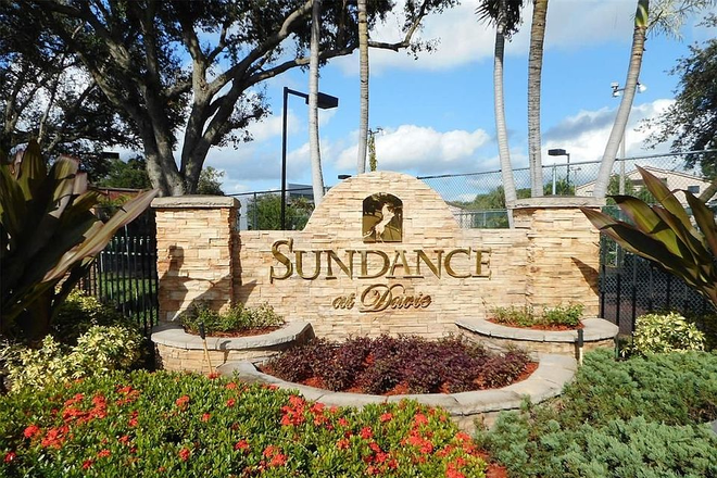 Entrance - Sundance Apartment (2 BR/2 Bth), Across from Nova