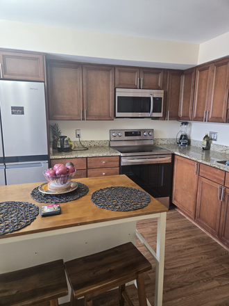 Shared kitchen - Private Room in the heart of Towson Townhome