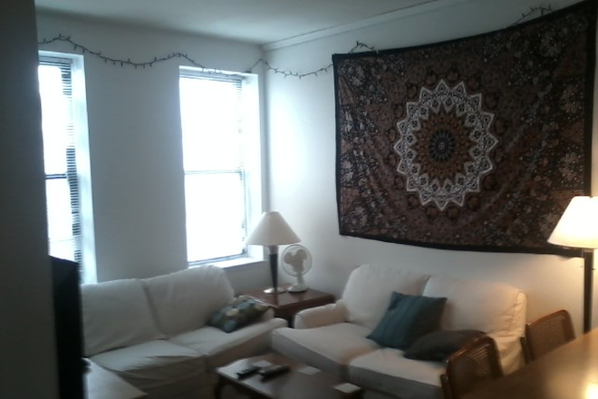 hubrealtyproperties.com - Large 2 bedroom duplex, renovated kitchen,heat and hot water included