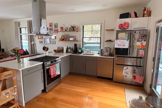 Kitchen - Fully Furnished 3BR/2.5BA Close to Campus, Utilities + Garage + Weekly Cleaning Included House