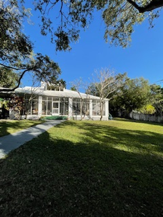 outside - Charming Fully Furnished 1 bedroom apartment