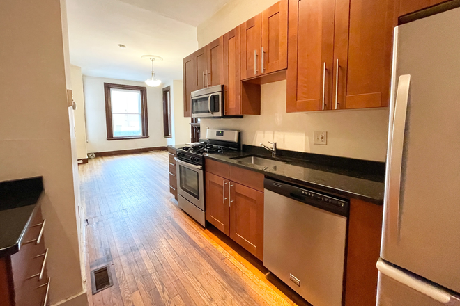 kitchen - 5 Bed / 2 Bath Large unit with Central Air Condition, updated kitchen.