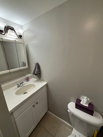 en-suite bath - 3 bedroom 2 bath, furnished apt