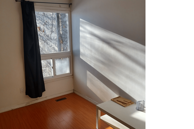 Bedroom A: $930 Unfurnished Private room - Unfurnished Private room for male in a shared townhouse at Four Winds Drive, Utilities included!