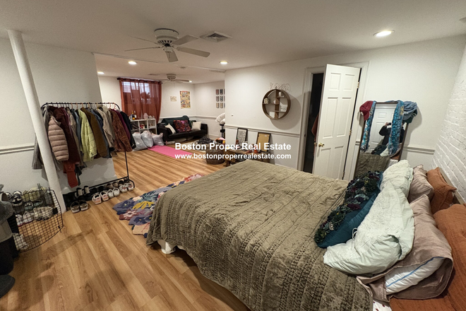 a - 3 bedrooms, ac, laundry, Bay Village Apartments