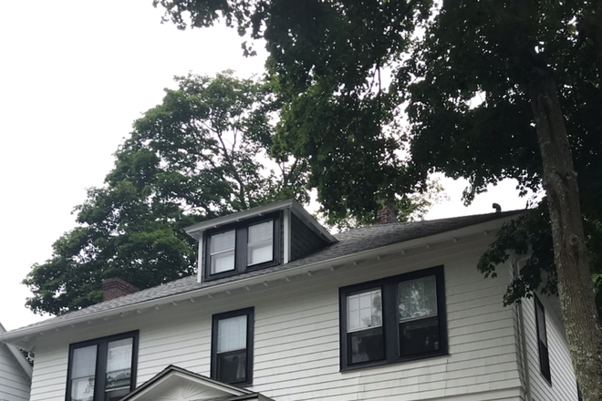 Exterior - Awesome price for a 6/7 Bedrm house near BC! Huge rooms, 3 baths, modern kitchen, basement, hurry!