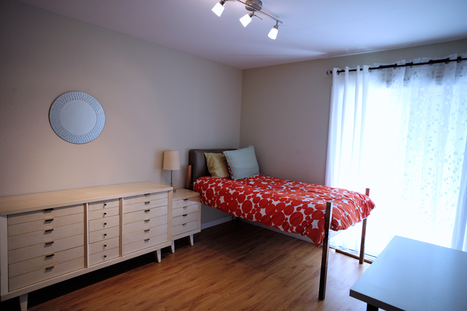 Bdrm left (similar to shown; unfurnished) - Quiet corner, garden apt. PRIME Gourmet Ghetto; walk to UC/BART