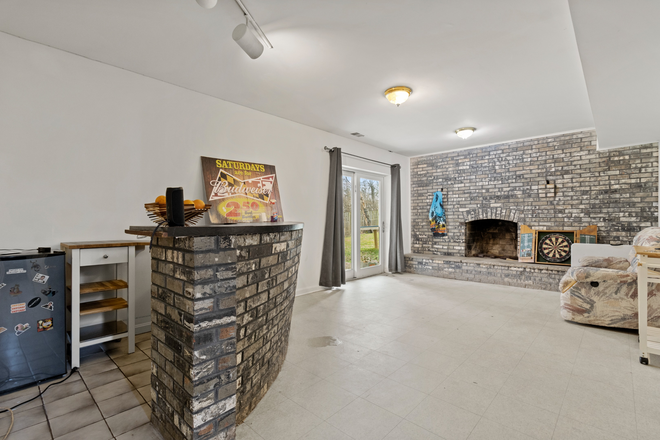 Common area - 8809 38th Ave House