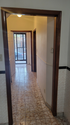 front hall way entrance - 2 Bedroom unit with Laundry in Annex Neighbourhood (Christie Pits Park) Triplex