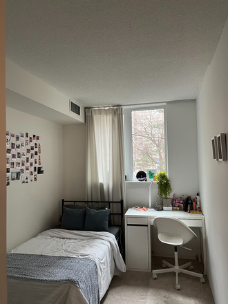 bedroom - 1 Furnished Bedroom for female in 3-bedroom apt on Bay St, June-July 2026 (dates flexible)