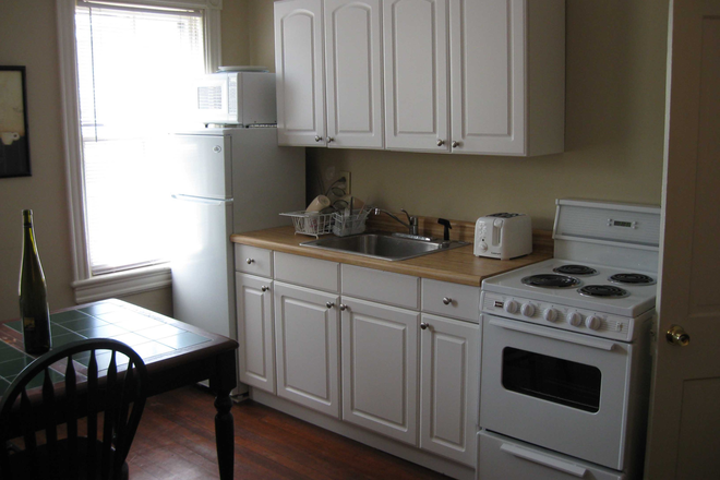 Kitchen - Furnished rooms-Chestnut St-Princeton Apartments