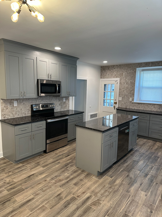 Kitchen - Large House close to SJU