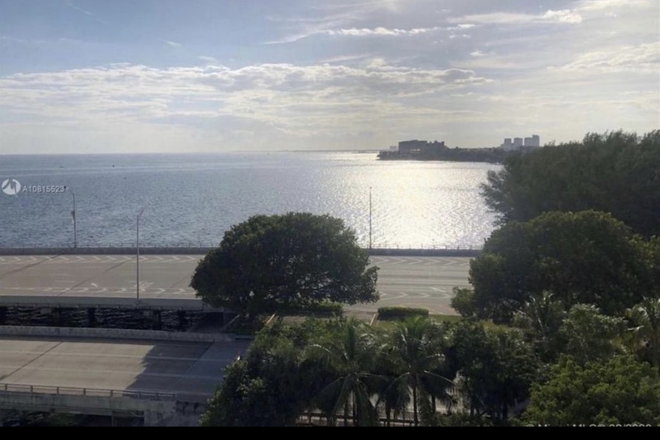 View from balcony - Brickell Biscayne on the water apt