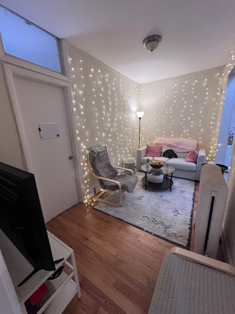 Living room - SUBLET FOR 2026 SUMMER SEMESTER Apartments