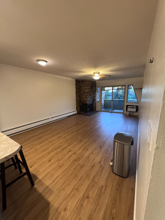 living room - 2 bed 2 bath 3rd floor apartment