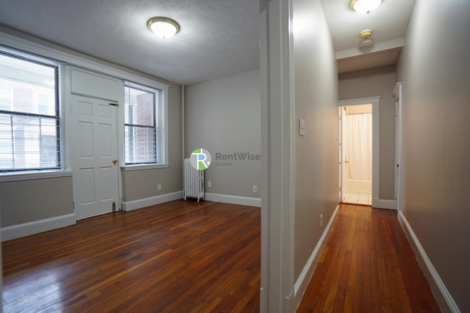 2 - SEPT 2025--1BR in Brighton! - Hardwood Floors, H/HW inc! NO FEE! Apartments