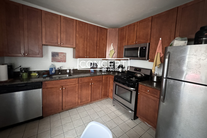 878 Huntington Ave - No Fee - 4 Beds/ 2 Bath on Huntington Ave - Sept 1