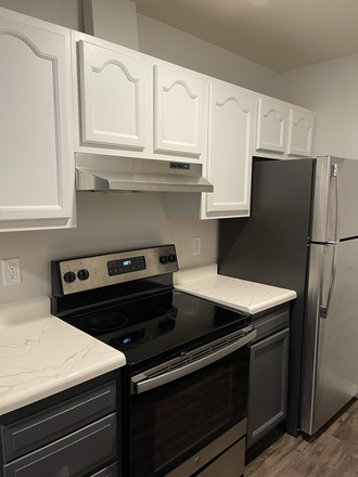 QH - 3BR Near Campus! Free Wifi! Apartments