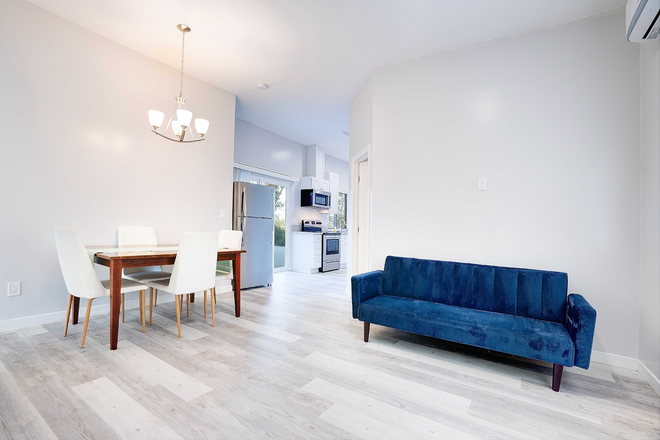 living room - $3000 for a 2bed/1 bath FURNISHED unit House