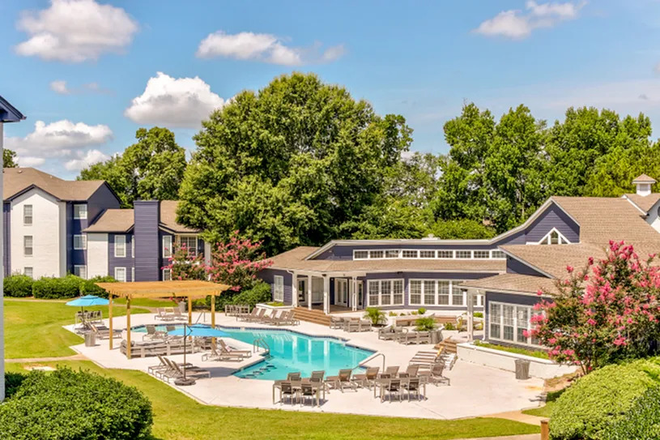 Pool Area - Looking for Sublet at Evergreen Auburn