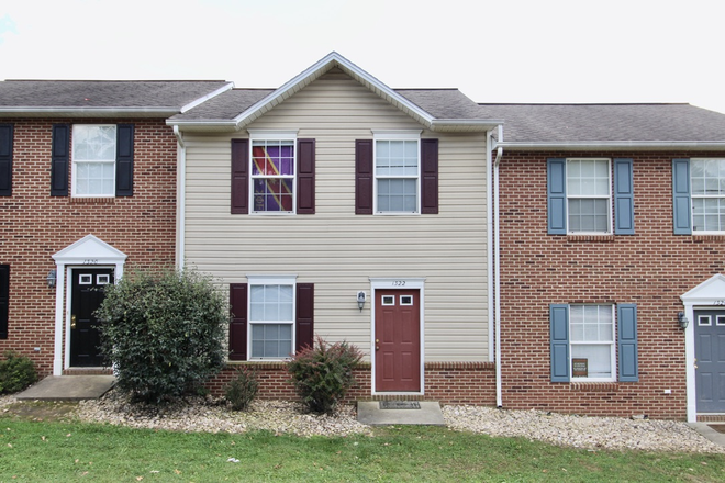 front - Devon Lane - 3 bedrooms 3.5 bath townhome for rent. Pre-leasing for the 26-27 school year!