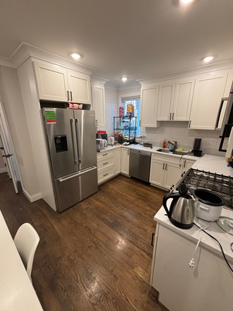 . - Renovated 4 Bed / 2 Bath w/ LAUNDRY IN UNIT! Available NOW!!! Apartments