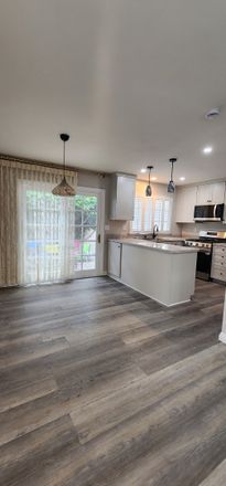 Beautiful Kitchen, separate dinning room that leads to private patio - Beautiful town home across from Mason Park in the great UCI neighborhood!
