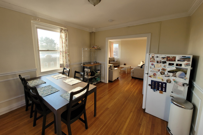 Dining Room - Room in Sunny 2BR near Harvard Square - flexible move-in starting April 15, lease through July 31 Apartments