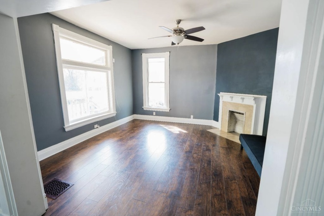 Living room - Huge Home on Fairfax