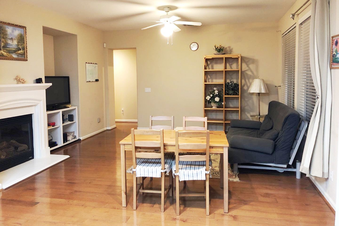 Common Room - dinning - Newer hse, $500/month, 2.6 mil to UCM, ALL utilities are included.  Email: [email removed] House