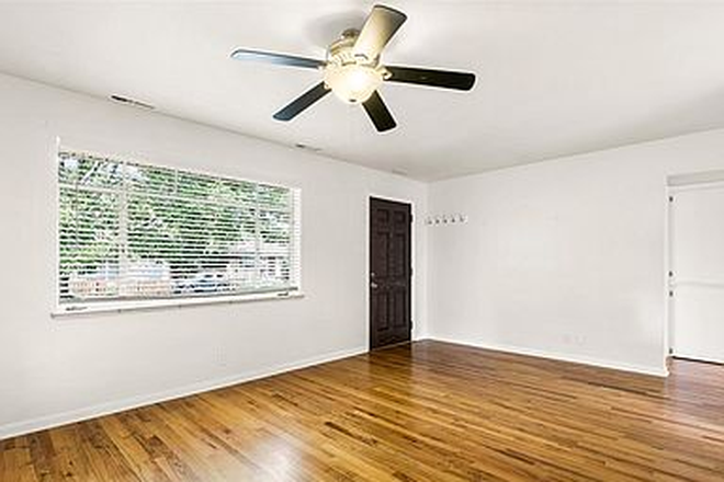 Living Room - 2 Bedroom/1 Bath walking distance to DU Duplex