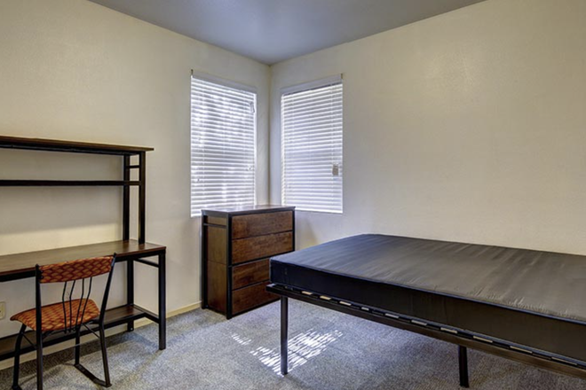 Bedroom - Vista Del Campo 4 bed 2 bath