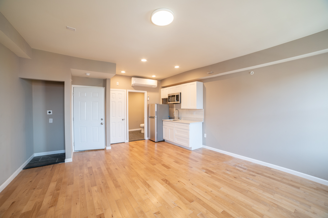 Studio - Beautiful Bright Studio Steps From Campus Apartments