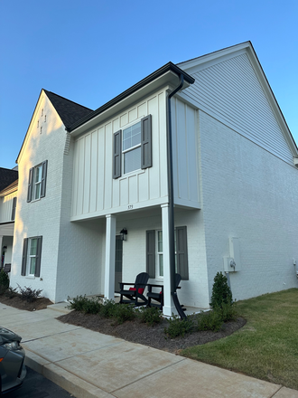 Front exterior right side - Meadow Crest Circle Townhouse, Close to Ole Miss campus, Each bedroom has ensuite bath.  $950 room