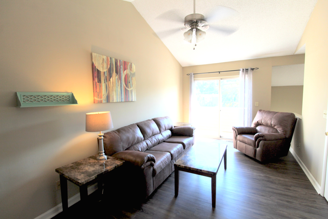 upstairs living room - Camden Townes - Now Preleasing for the 2025-2026 School year Camden Townes Townhome