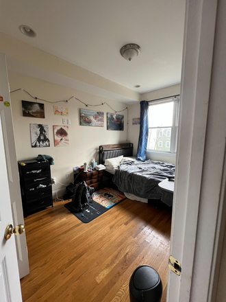 Bedroom - Private Bedroom in 3 person house, 10 mins from campus