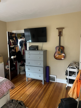 TV, closet - 15th Street,  HOUSE, 2 min walk to campus