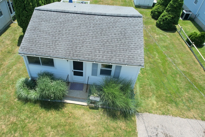 Exterior - 80 Angell Road Narragansett, RI 02882! House