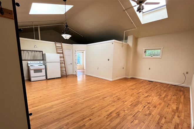 3 - Summer Sublet: 1855 23rd St House